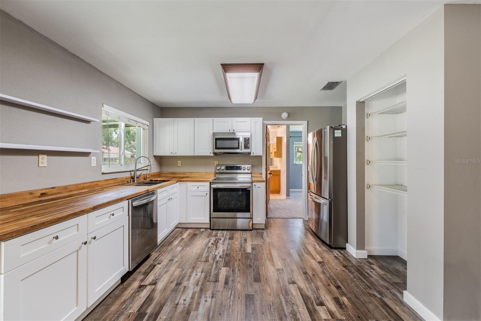Image 11 of 35 For 2612 Lenna Avenue