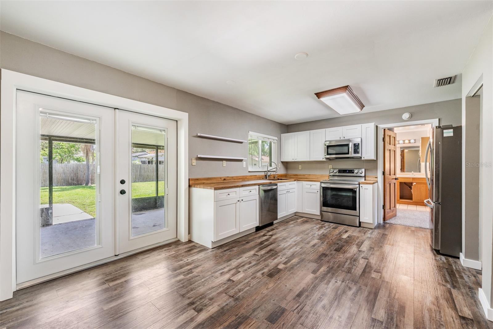 Image 12 of 35 For 2612 Lenna Avenue