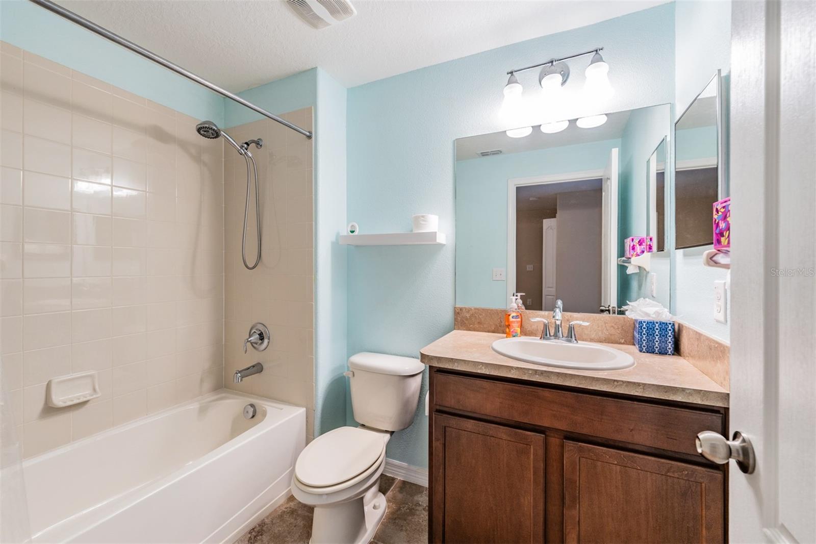 Image 27 of 36 For 12039 Greengate Drive