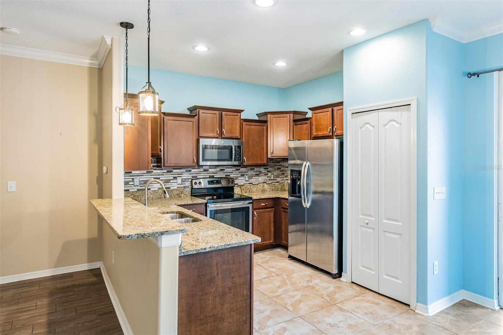 Image 6 of 36 For 12039 Greengate Drive