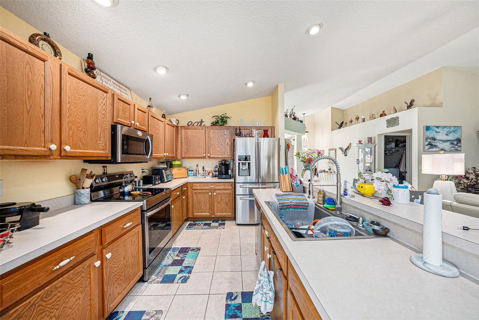 Image 9 of 23 For 371 Quane Avenue