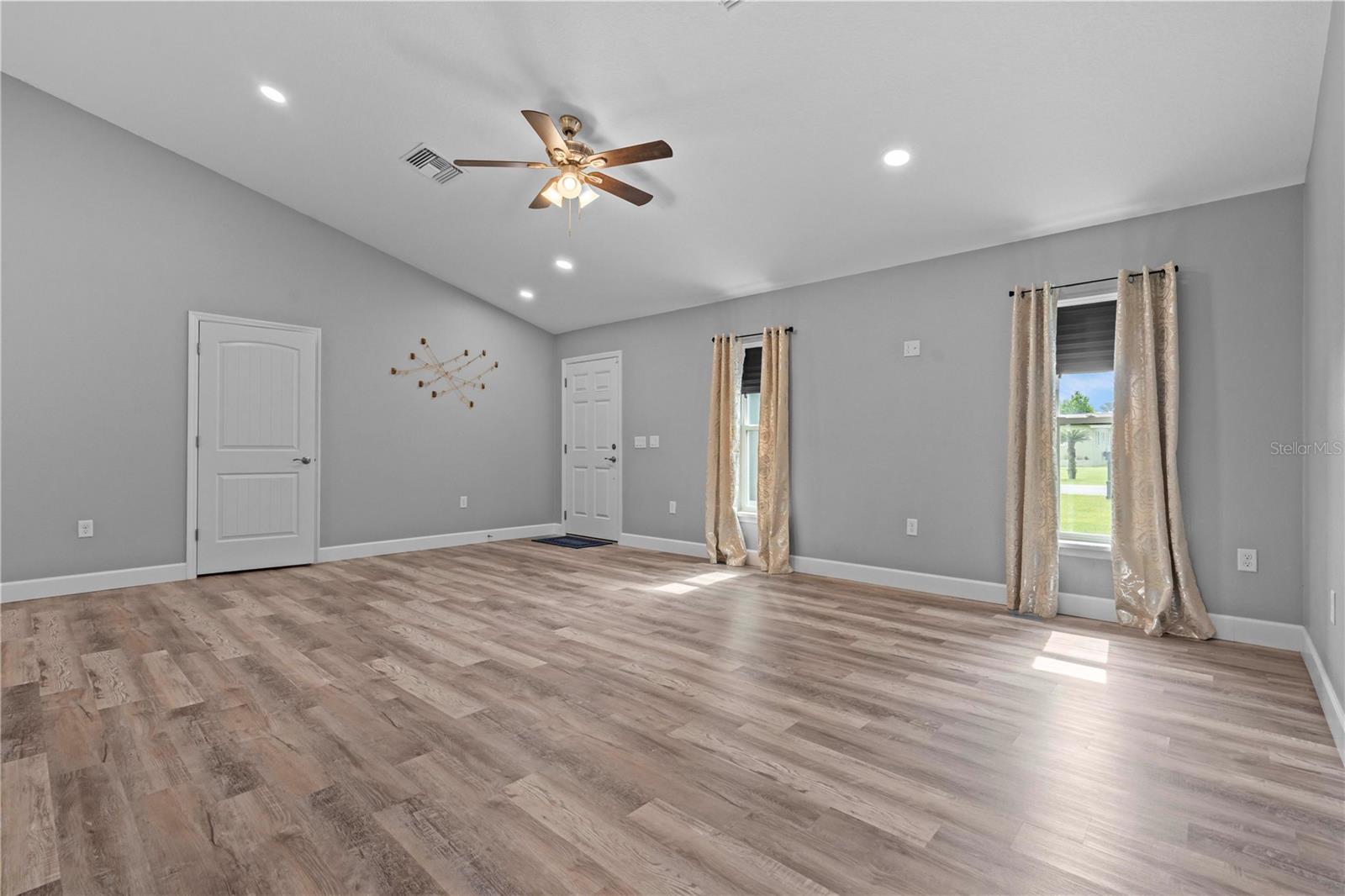 Image 14 of 41 For 6103 Fairway Drive