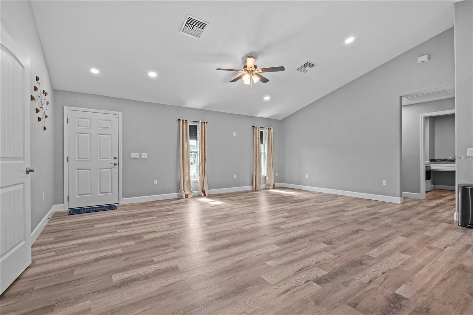 Image 15 of 41 For 6103 Fairway Drive