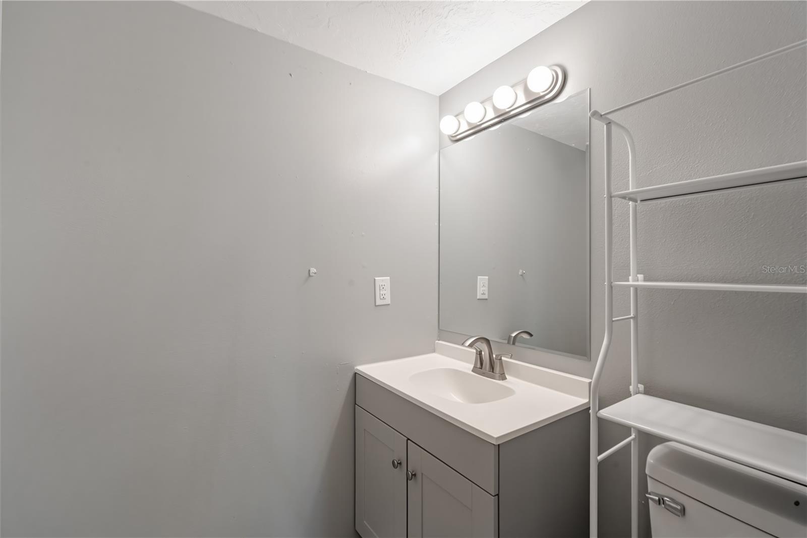 Image 19 of 22 For 3592 Lake Bayshore Drive 217