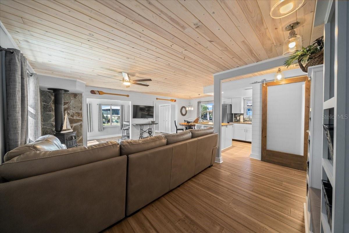 Image 14 of 70 For 12046 Gulf Breeze Court