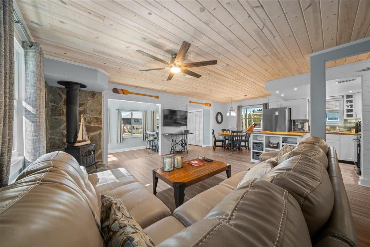 Image 15 of 70 For 12046 Gulf Breeze Court