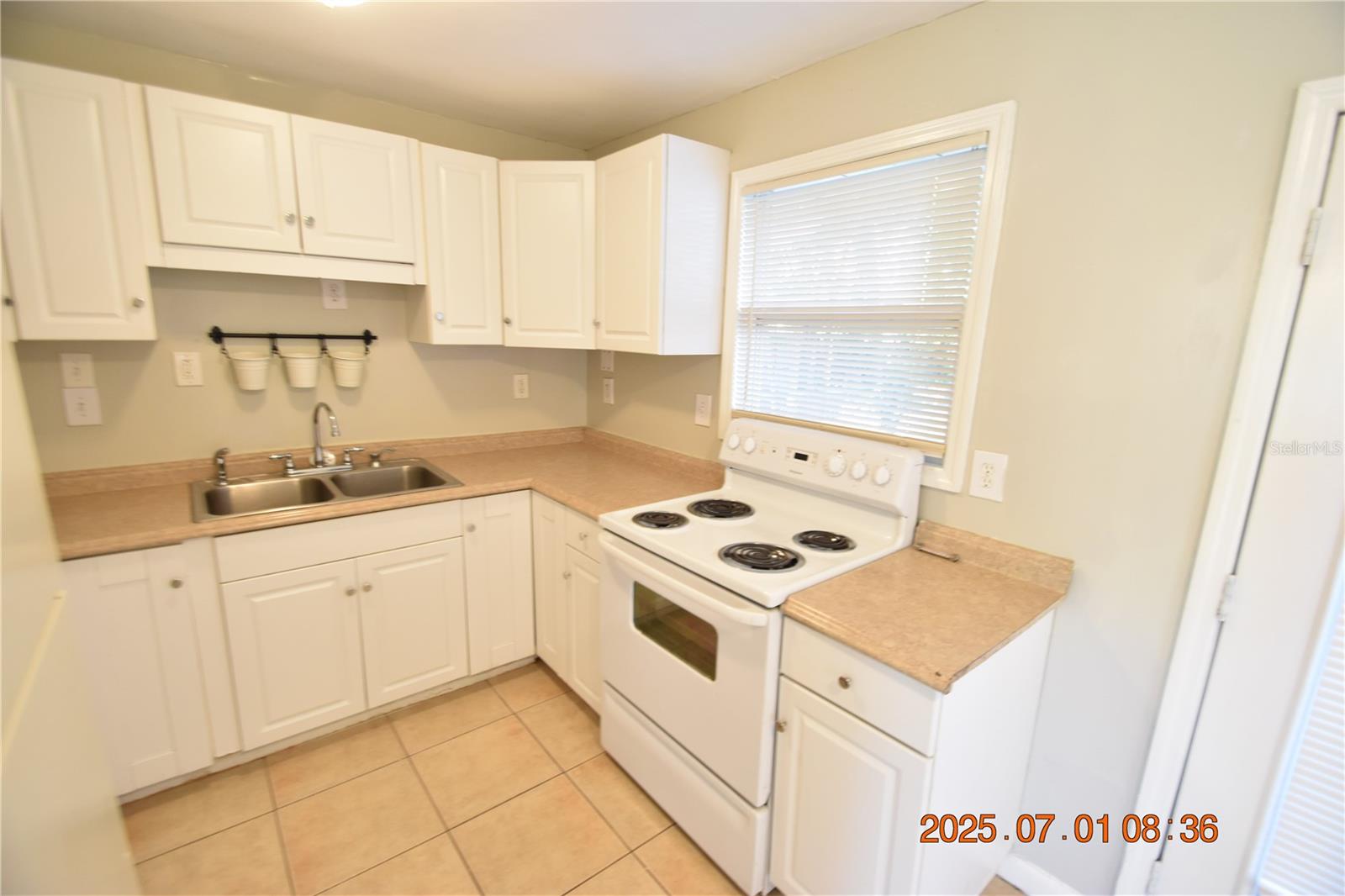 Image 17 of 35 For 818 49th Avenue N