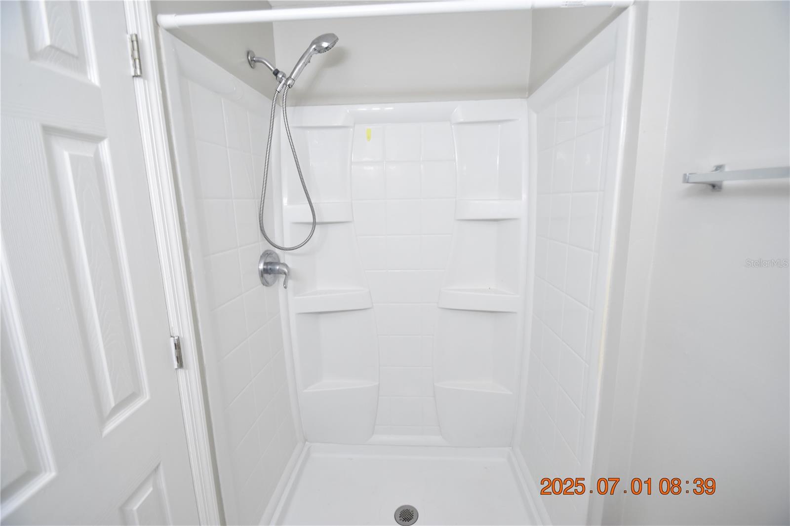 Image 23 of 35 For 818 49th Avenue N