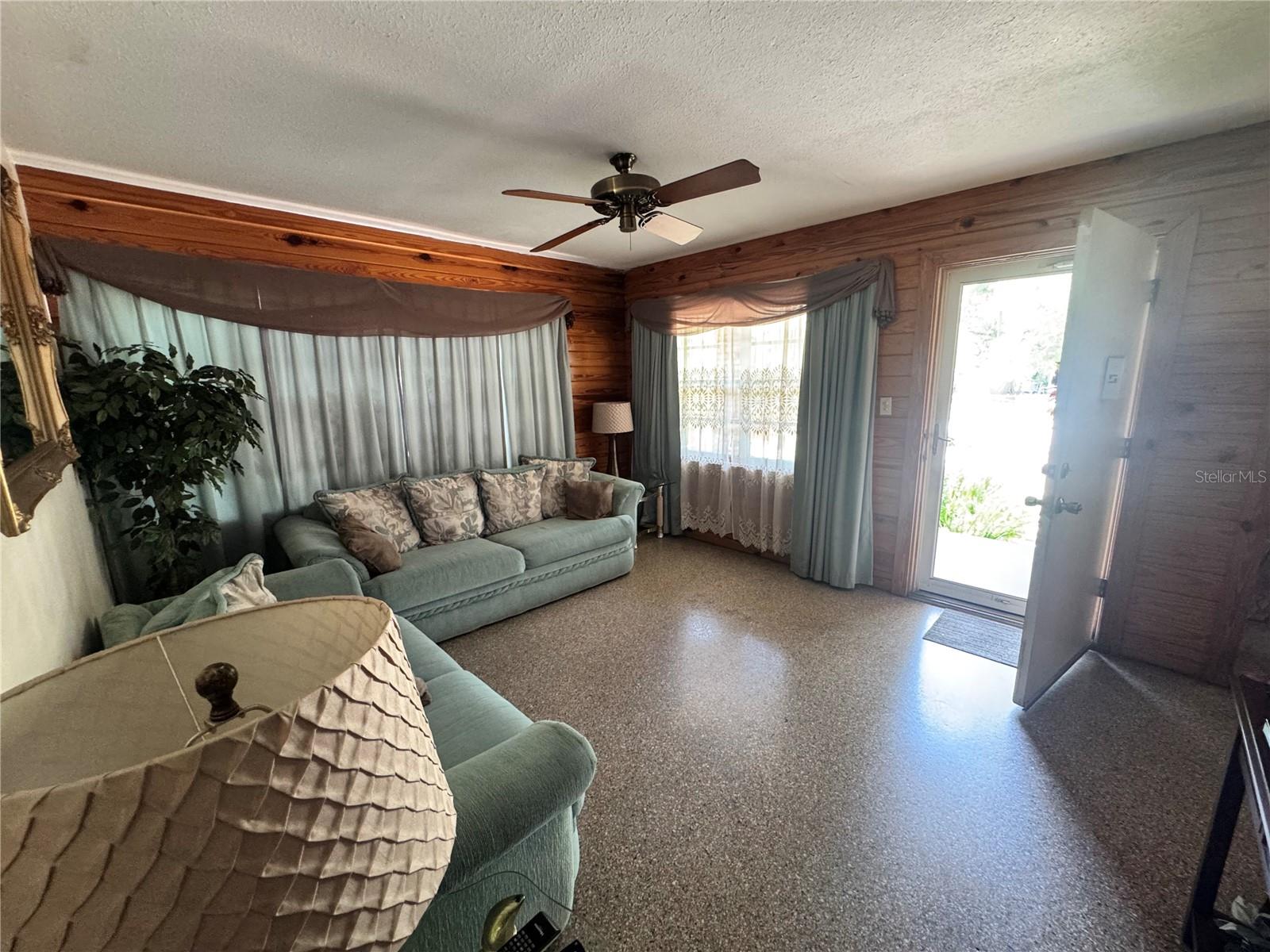 Image 5 of 34 For 5901 34th Street