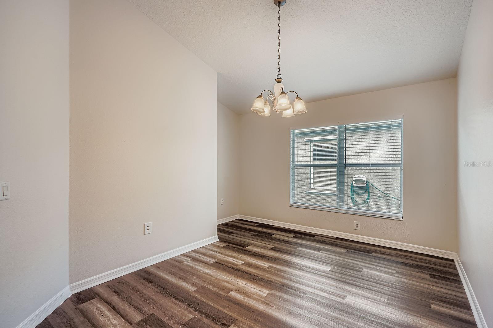 Image 5 of 28 For 6921 Waterbrook Court