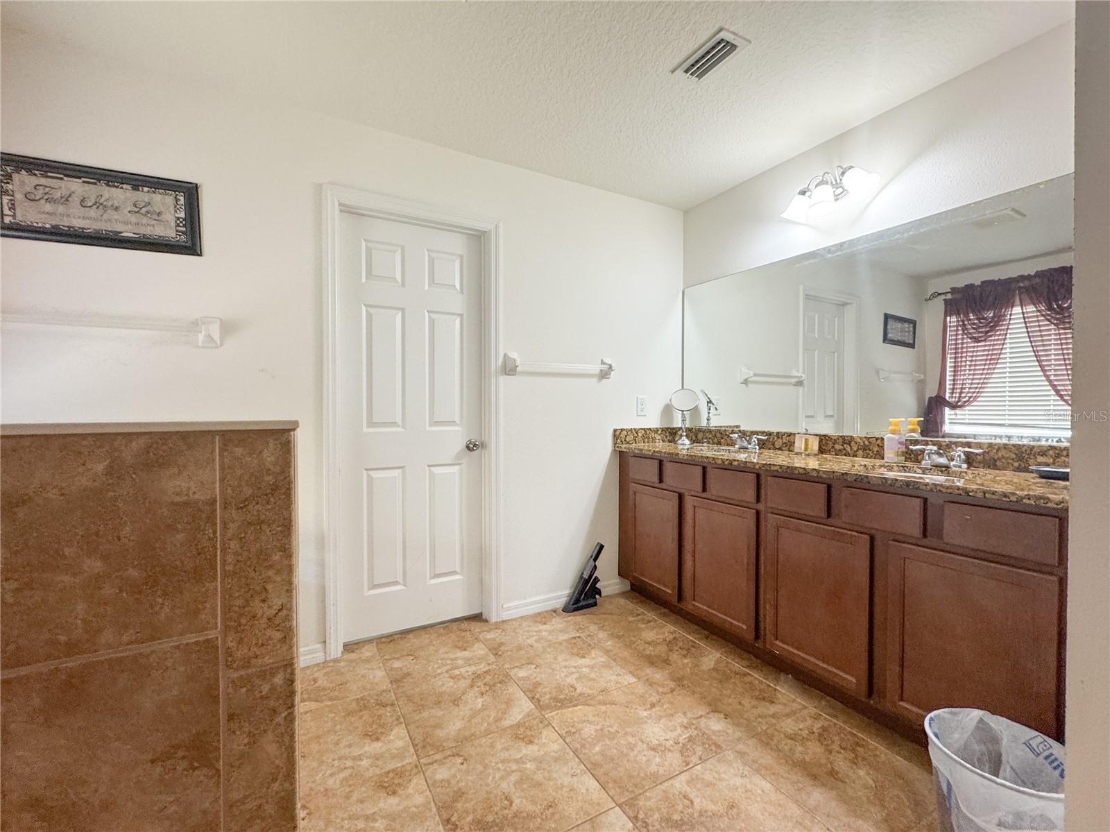 Image 15 of 17 For 5594 Angelonia Terrace
