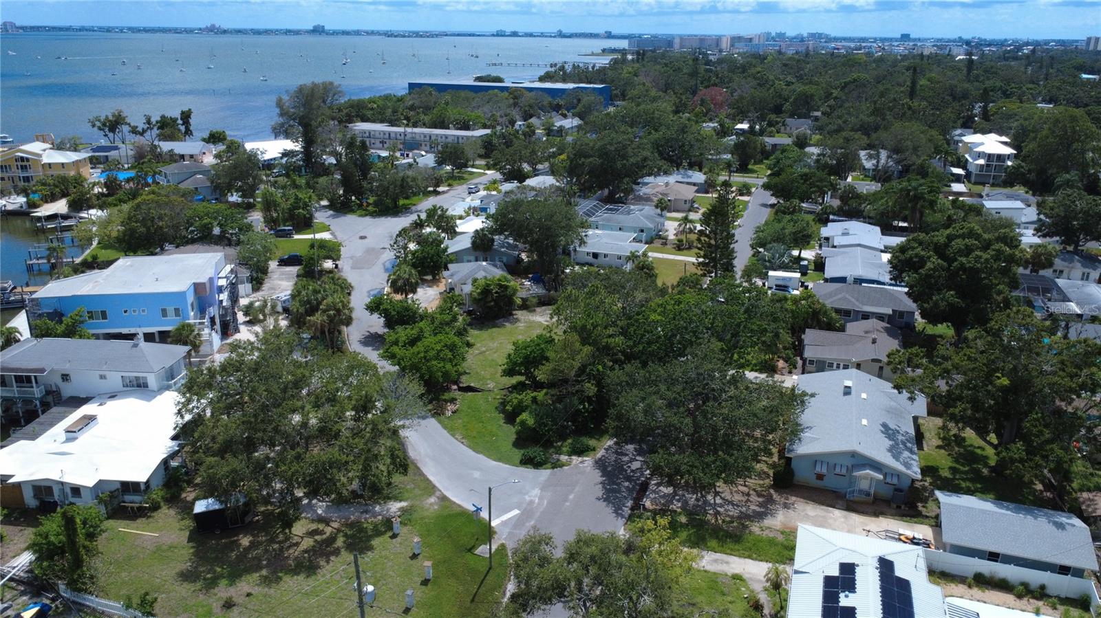 Image 10 of 22 For 4725 Trade Winds Drive S