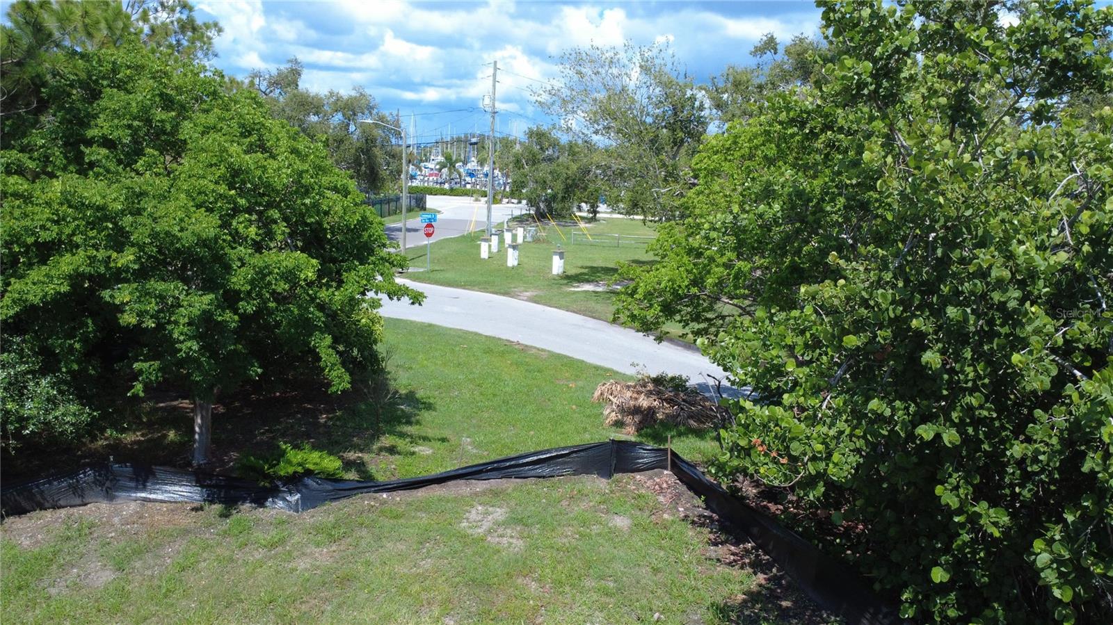 Image 13 of 22 For 4725 Trade Winds Drive S