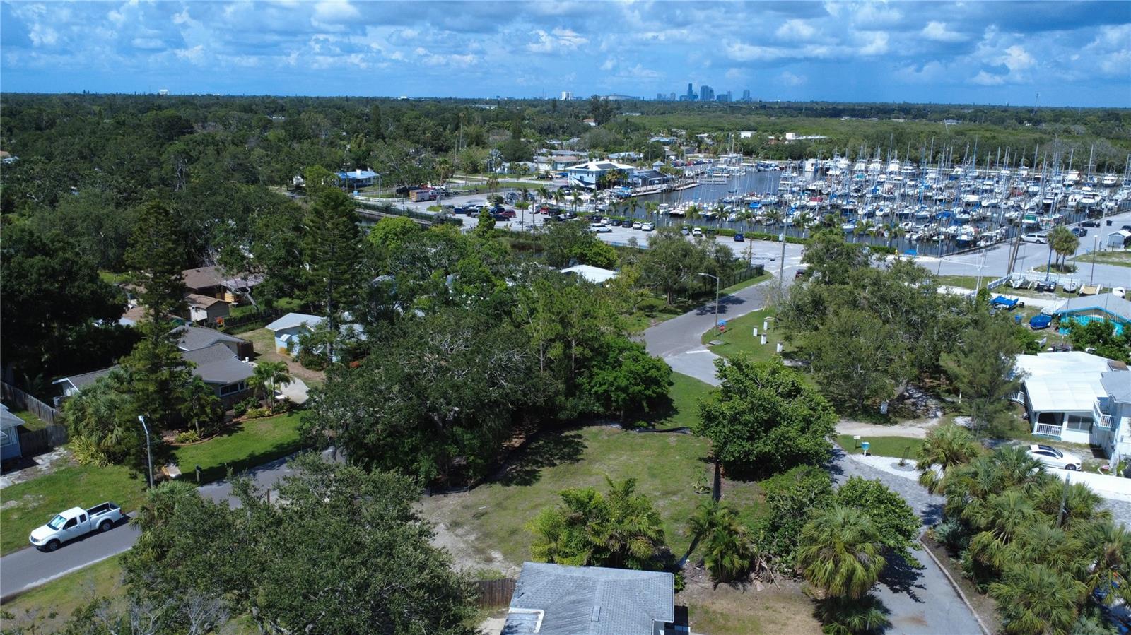 Image 16 of 22 For 4725 Trade Winds Drive S