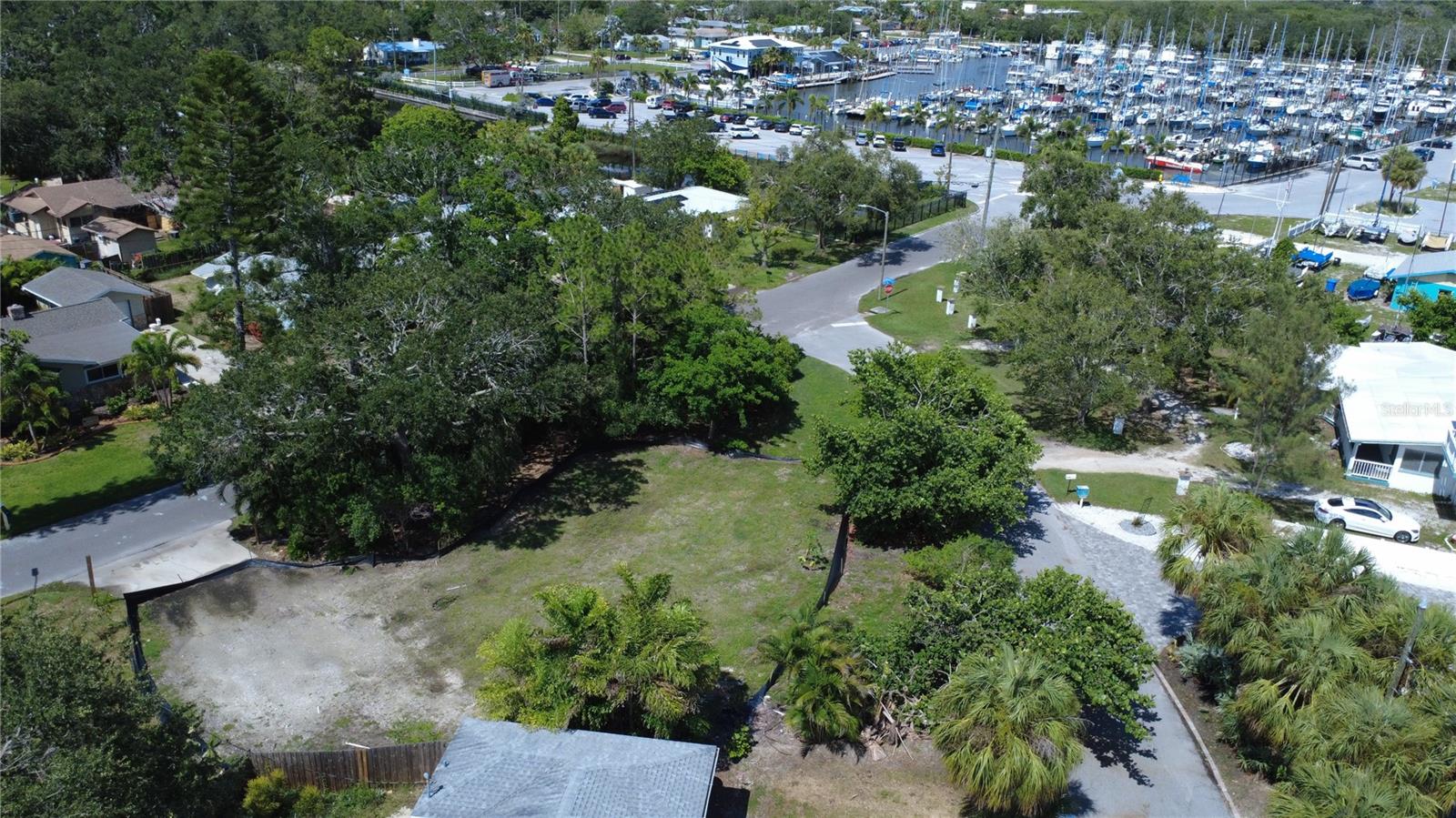 Image 17 of 22 For 4725 Trade Winds Drive S
