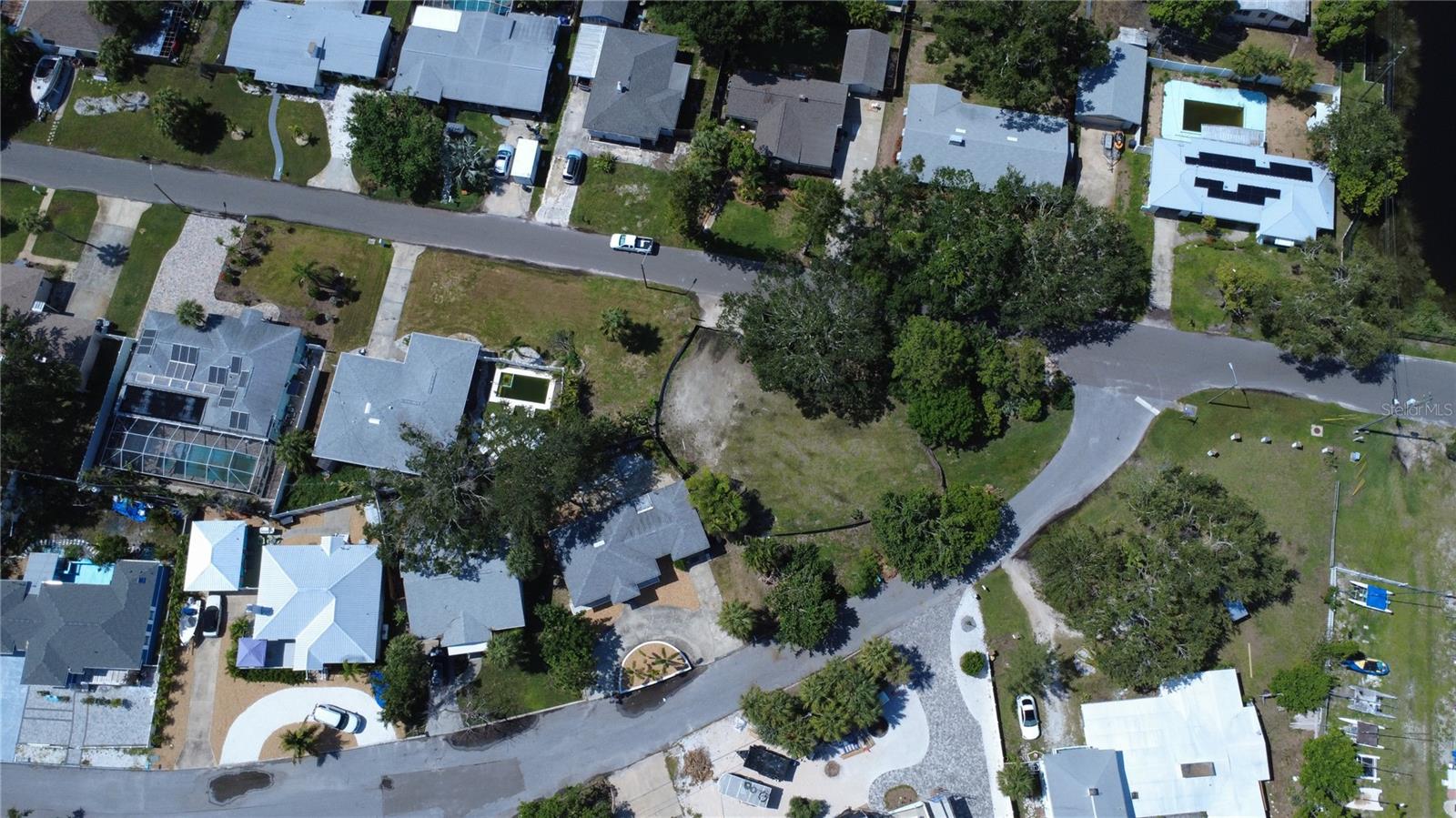 Image 19 of 22 For 4725 Trade Winds Drive S