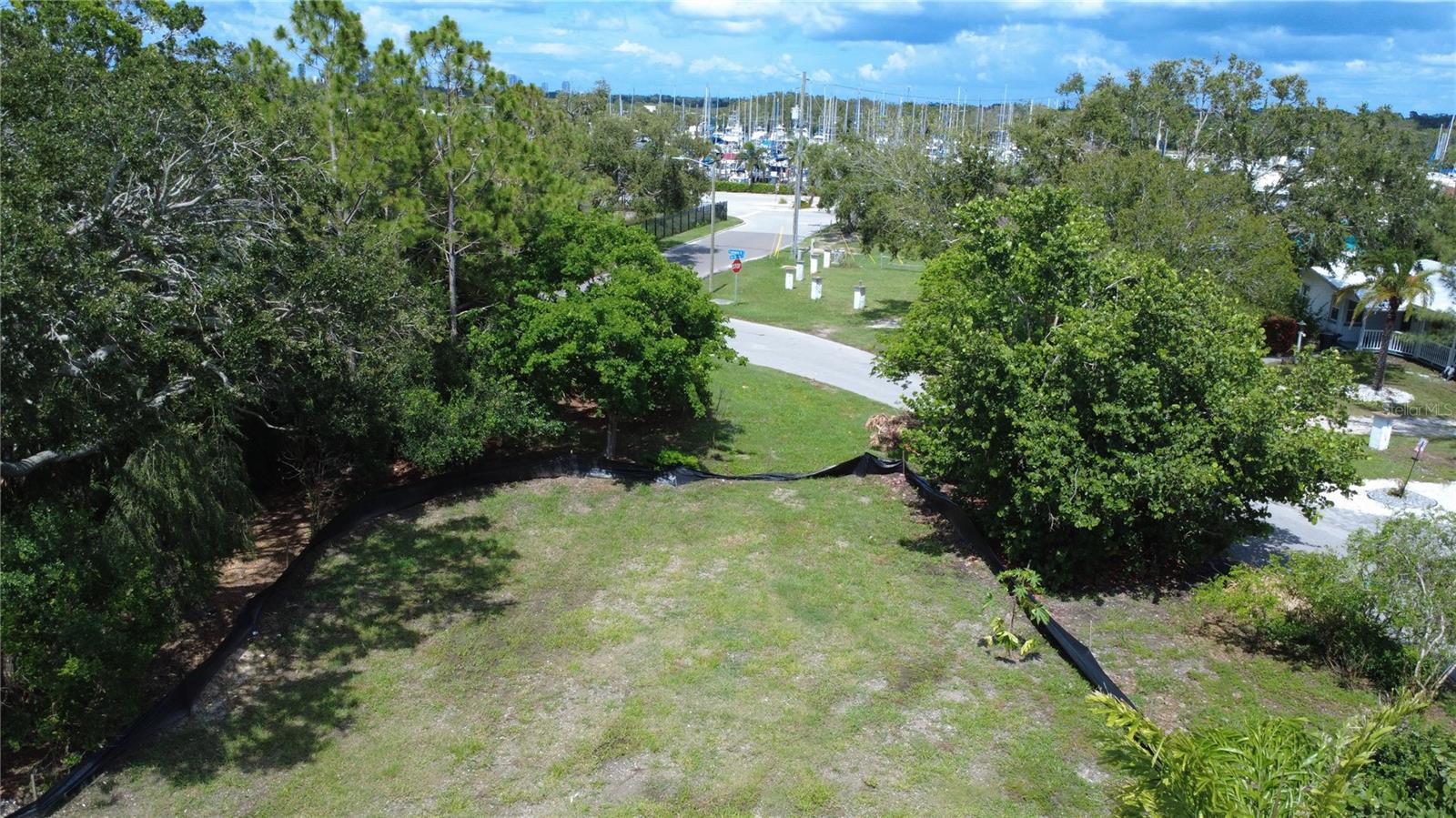 Image 4 of 22 For 4725 Trade Winds Drive S