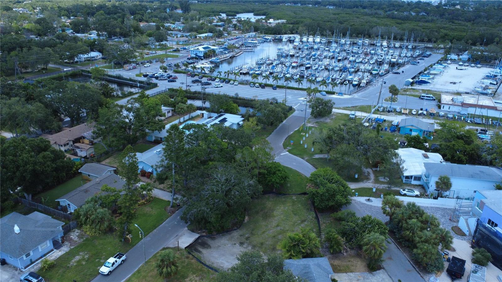 Image 8 of 22 For 4725 Trade Winds Drive S