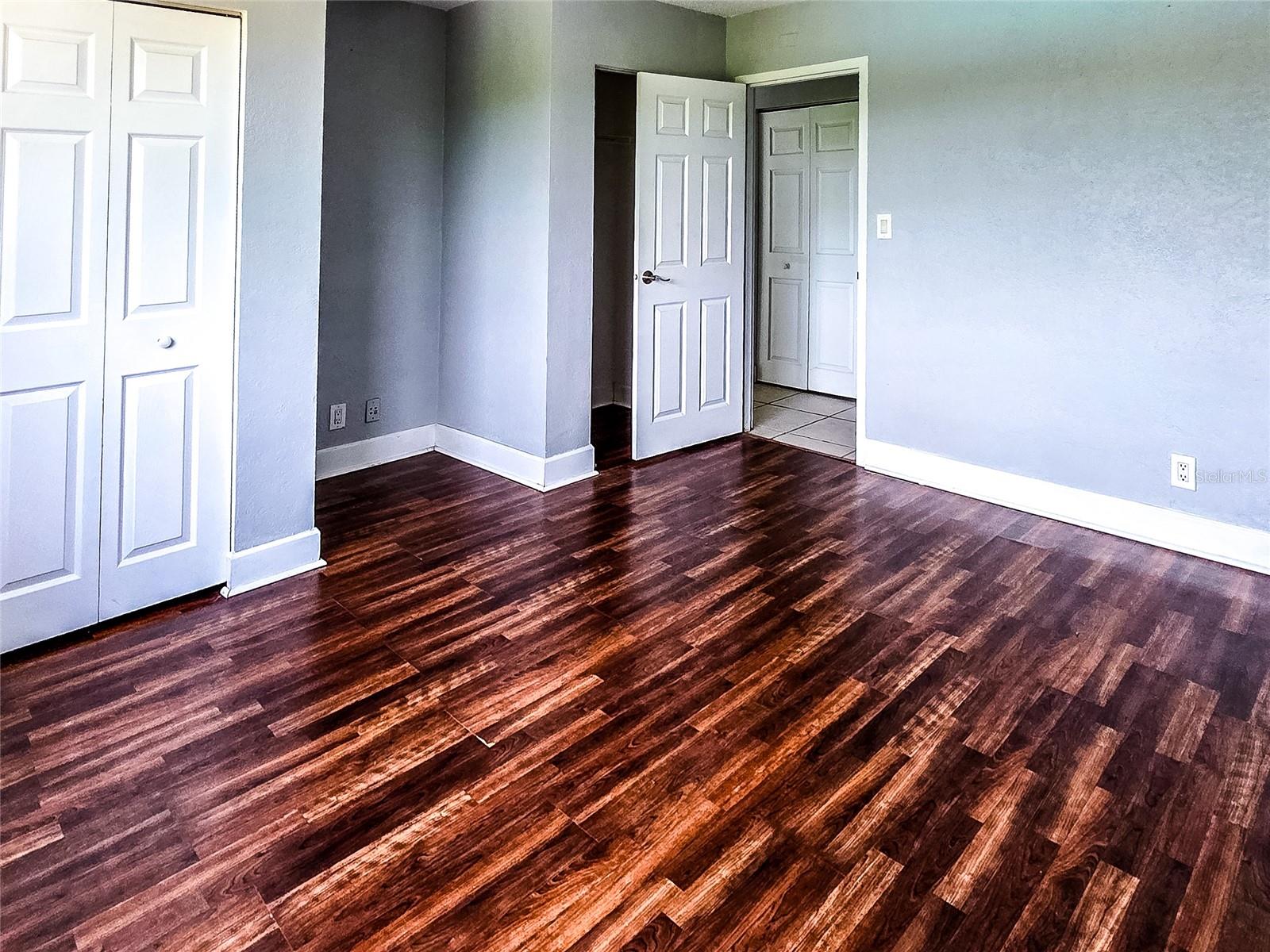 Listing photo id 8 for 3315 58th Avenue S 409