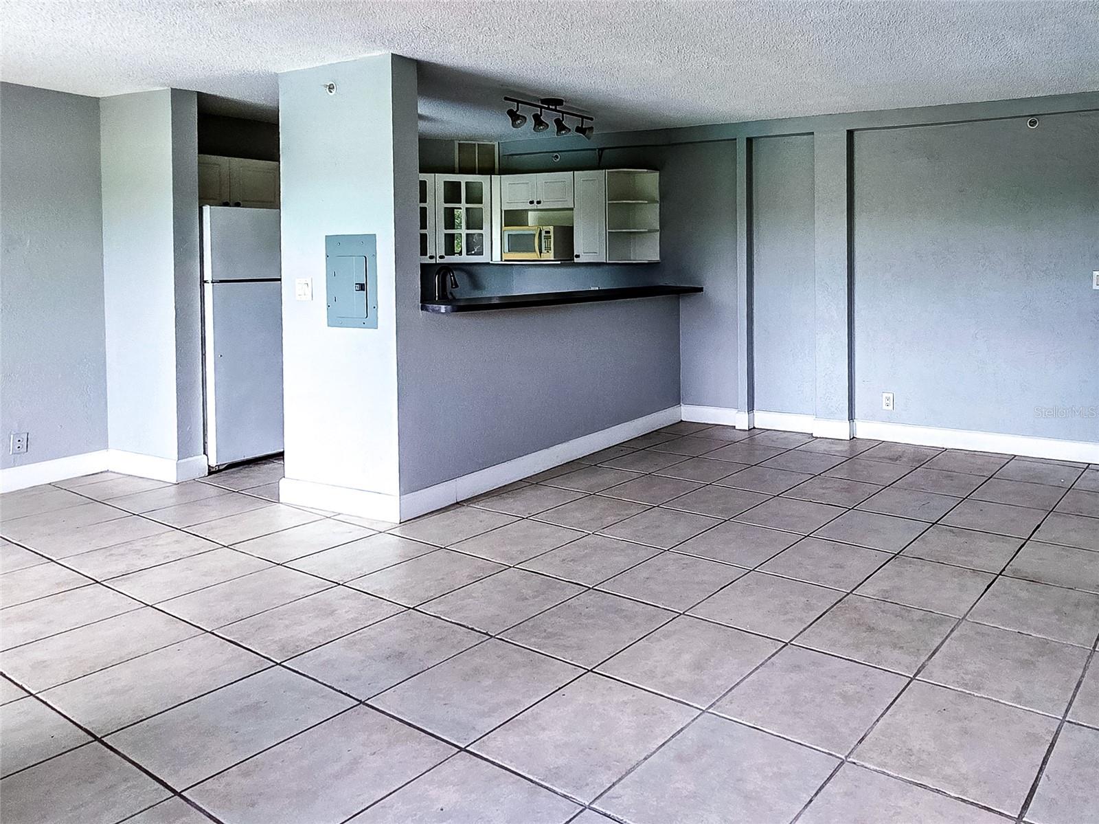 Listing photo id 10 for 3315 58th Avenue S 409