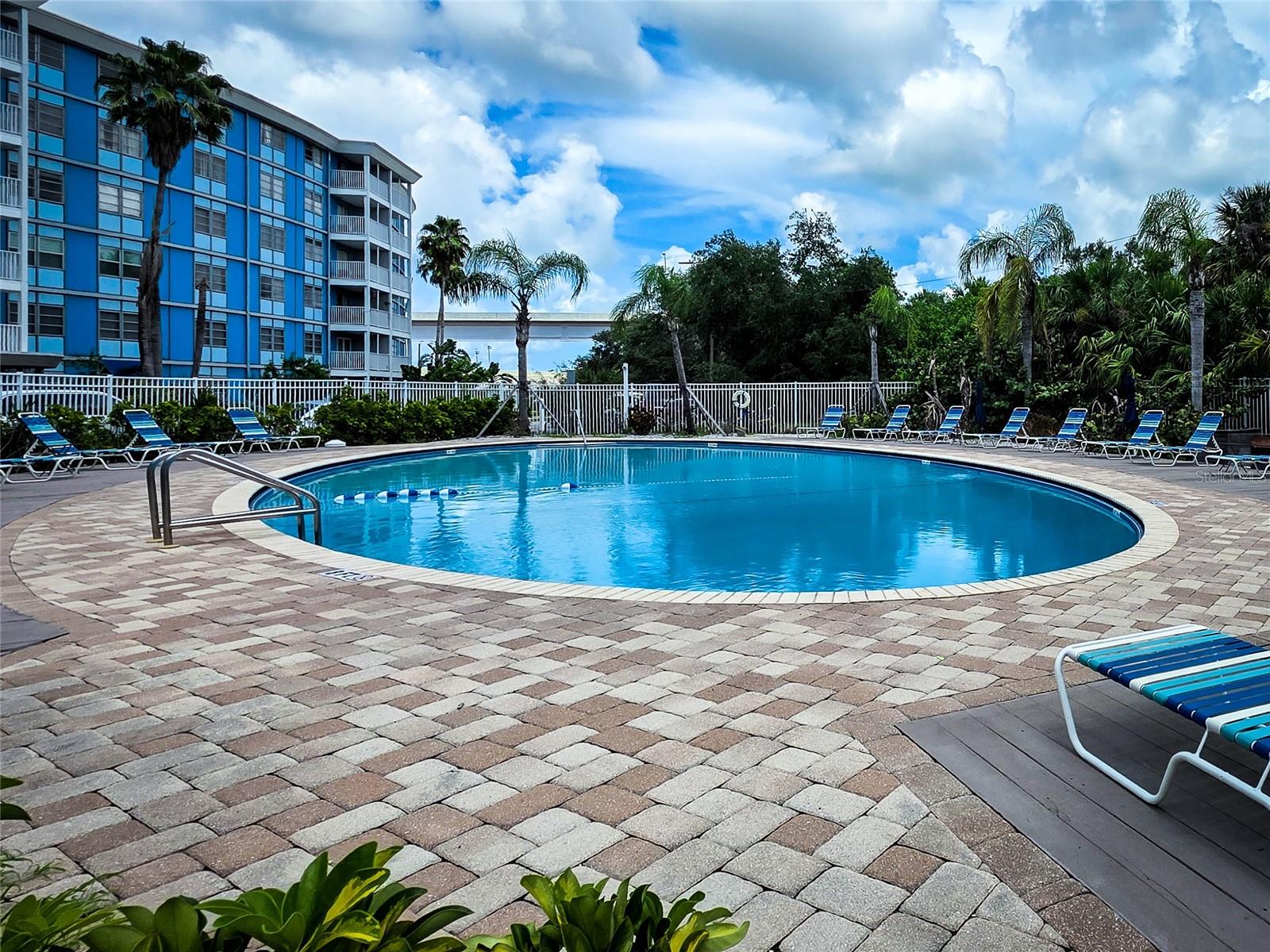 Listing photo id 0 for 3315 58th Avenue S 409
