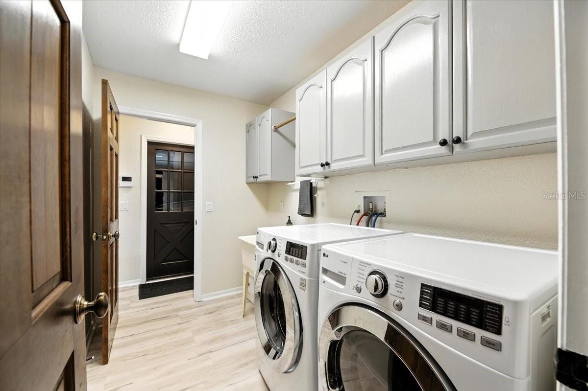 Image 39 of 63 For 11301 Donneymoor Drive
