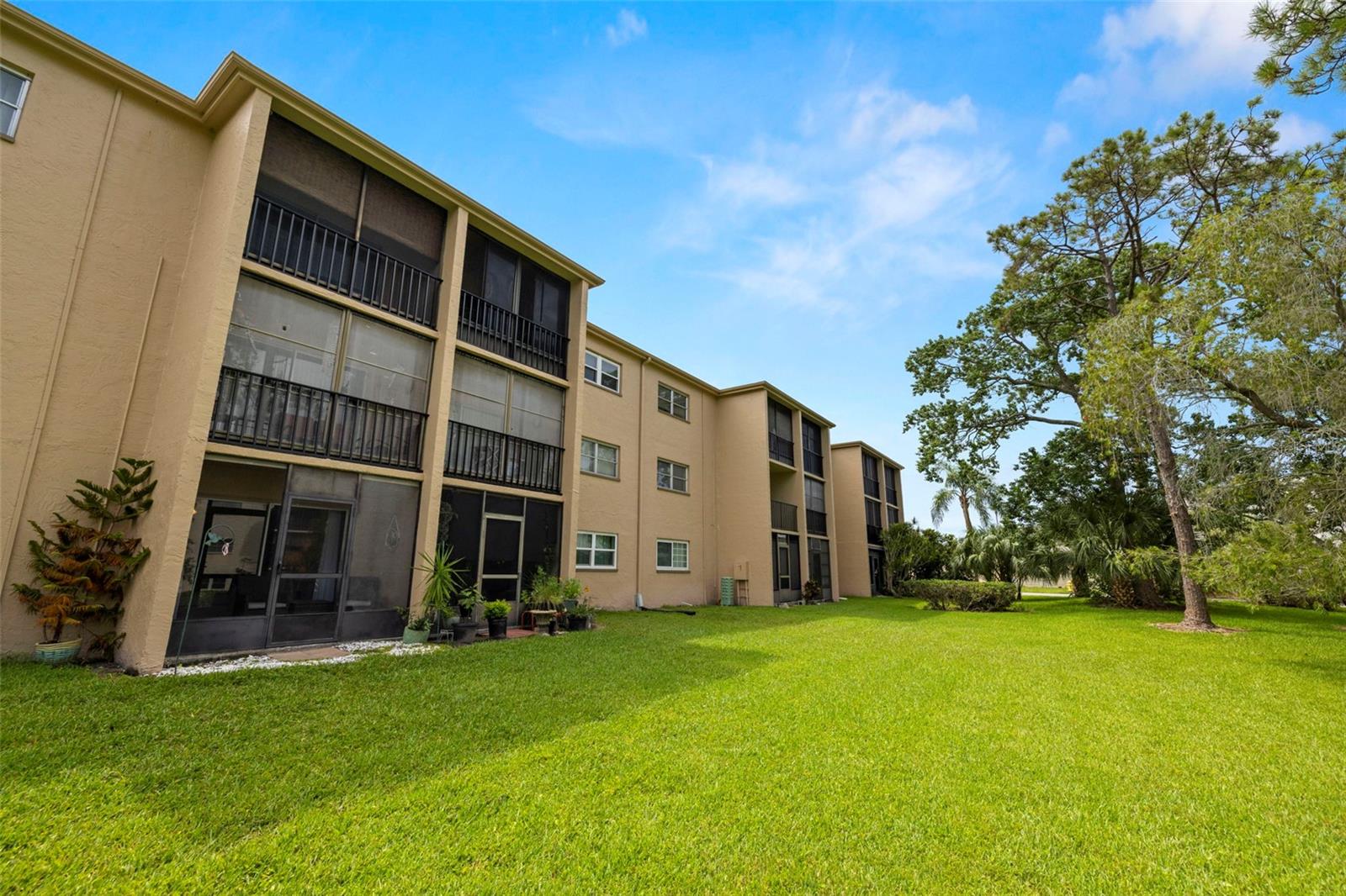 Image 22 of 45 For 1370 Heather Ridge Boulevard 105