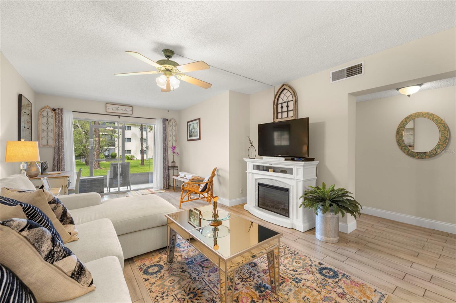 Image 4 of 45 For 1370 Heather Ridge Boulevard 105