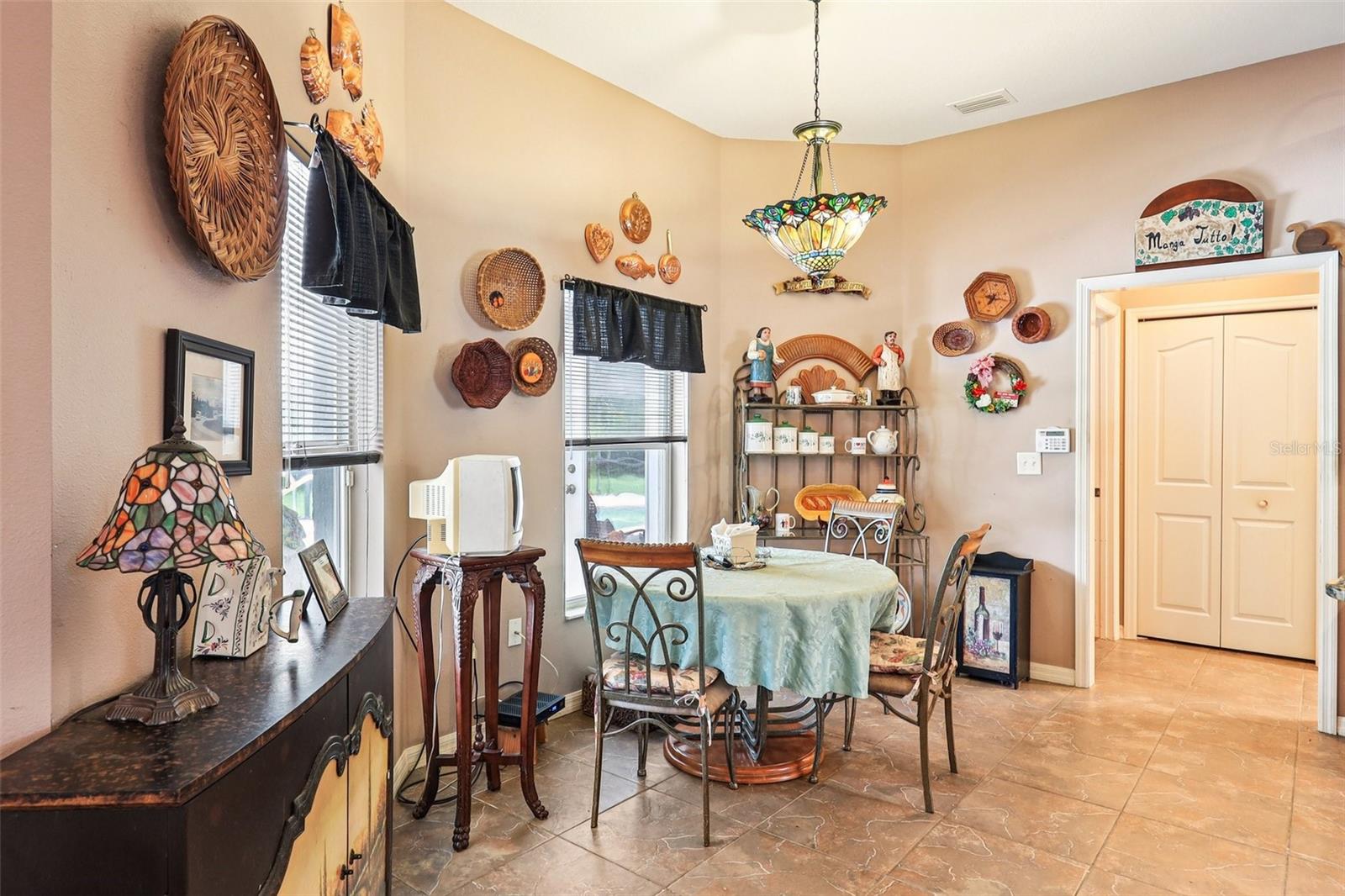 Image 17 of 58 For 10537 Smokie Creek Lane