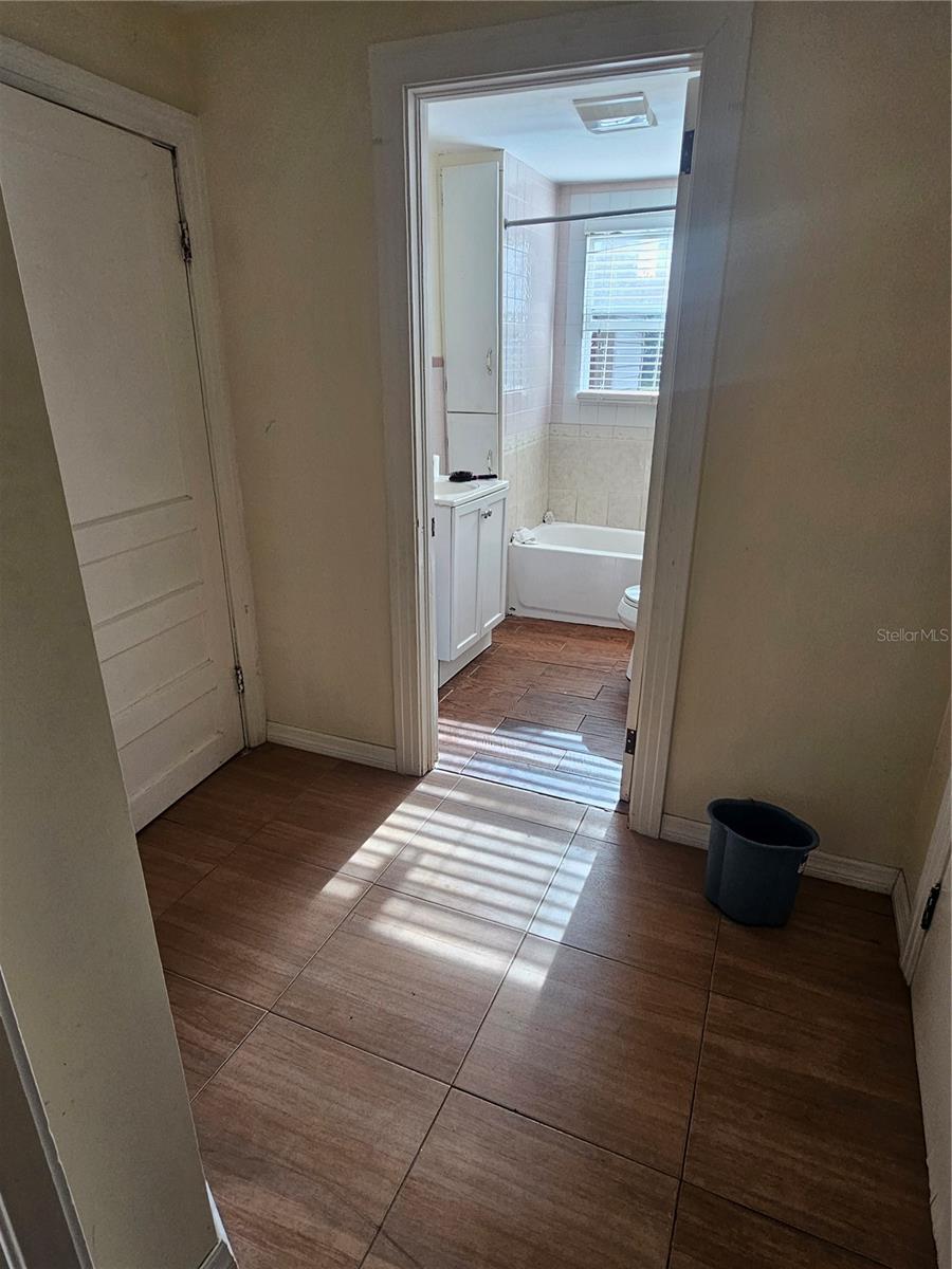 Image 13 of 40 For 10909 Marjory Avenue