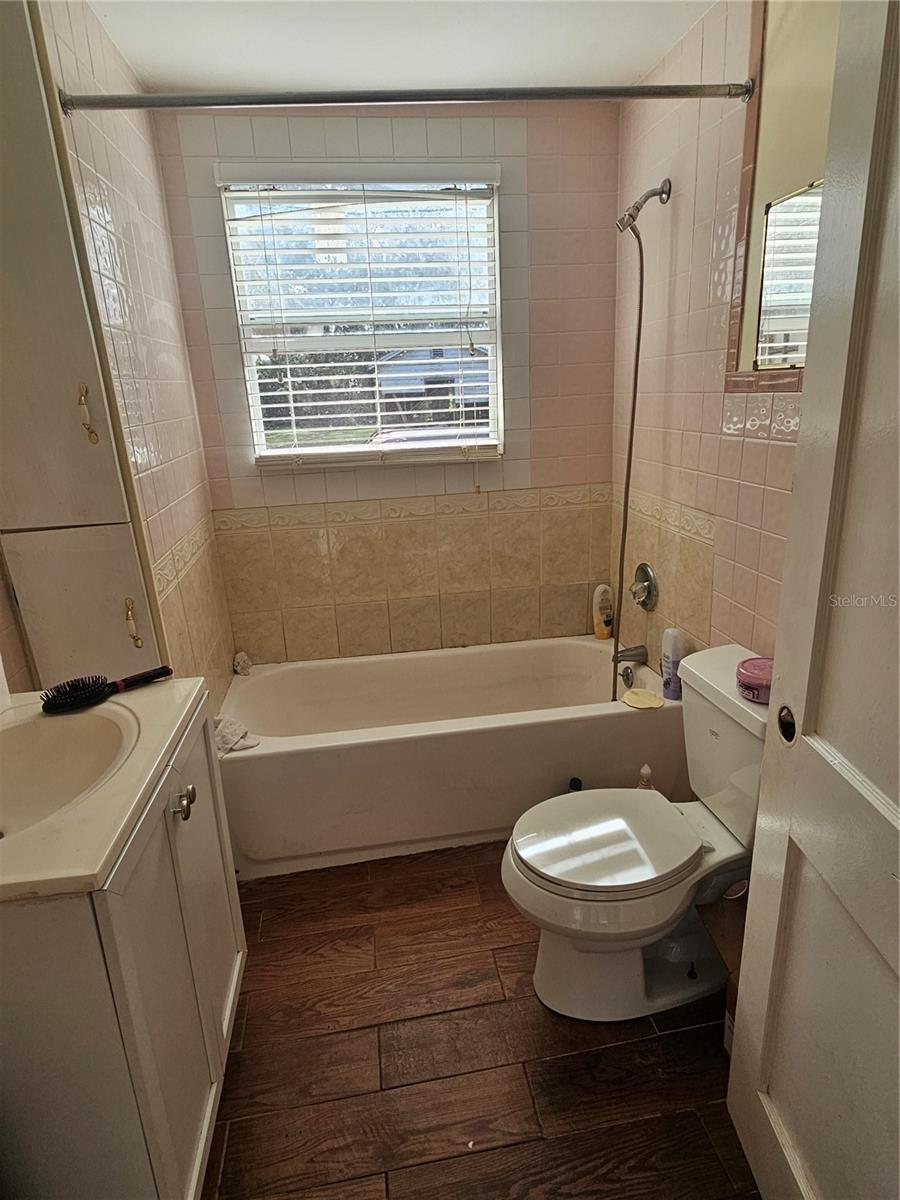 Image 18 of 40 For 10909 Marjory Avenue