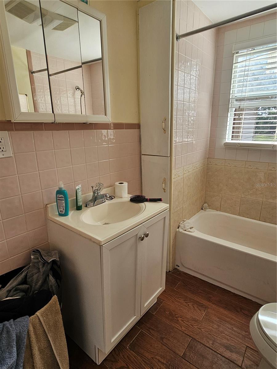 Image 19 of 40 For 10909 Marjory Avenue