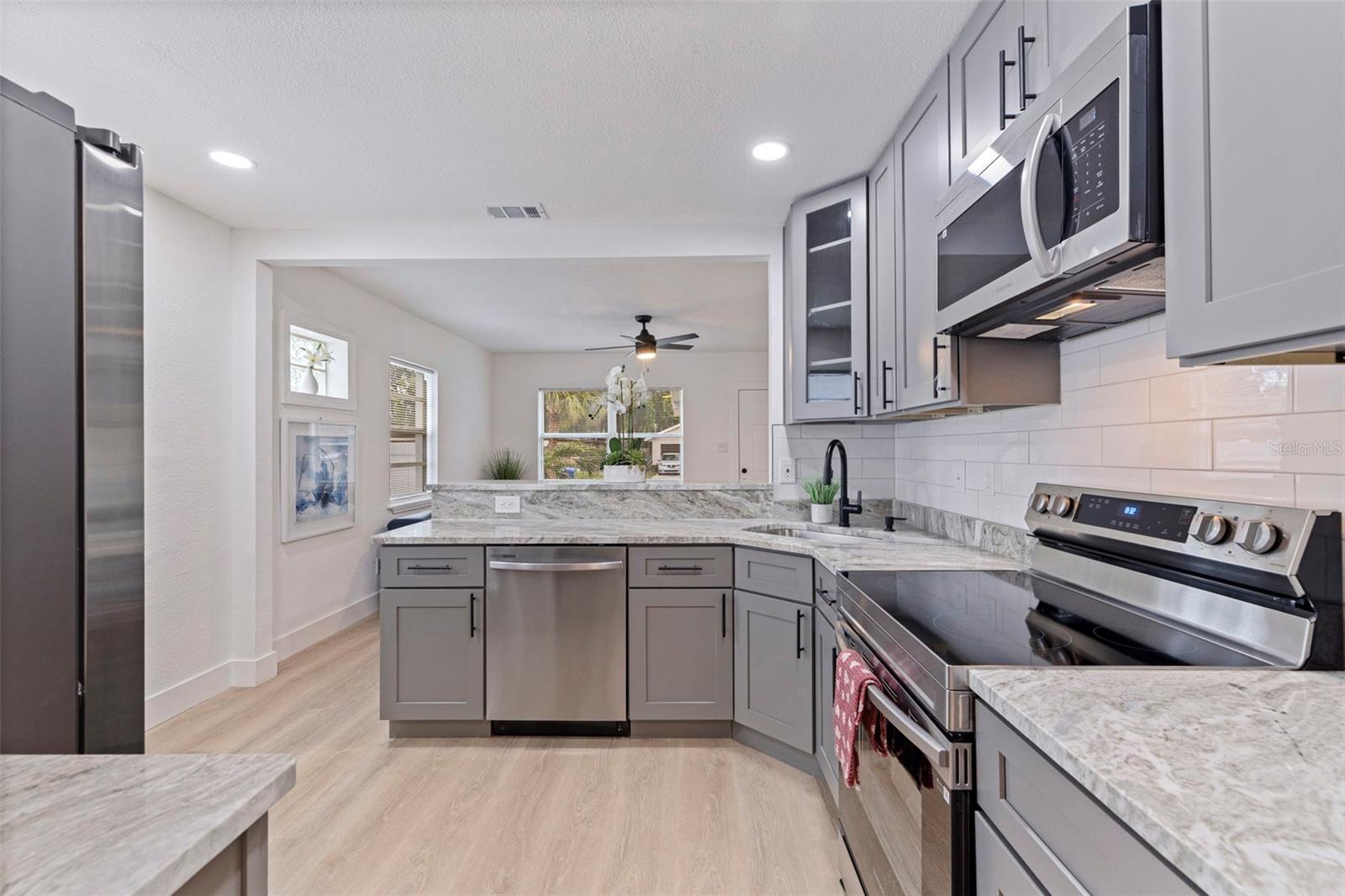 Image 11 of 25 For 2311 16th Avenue S