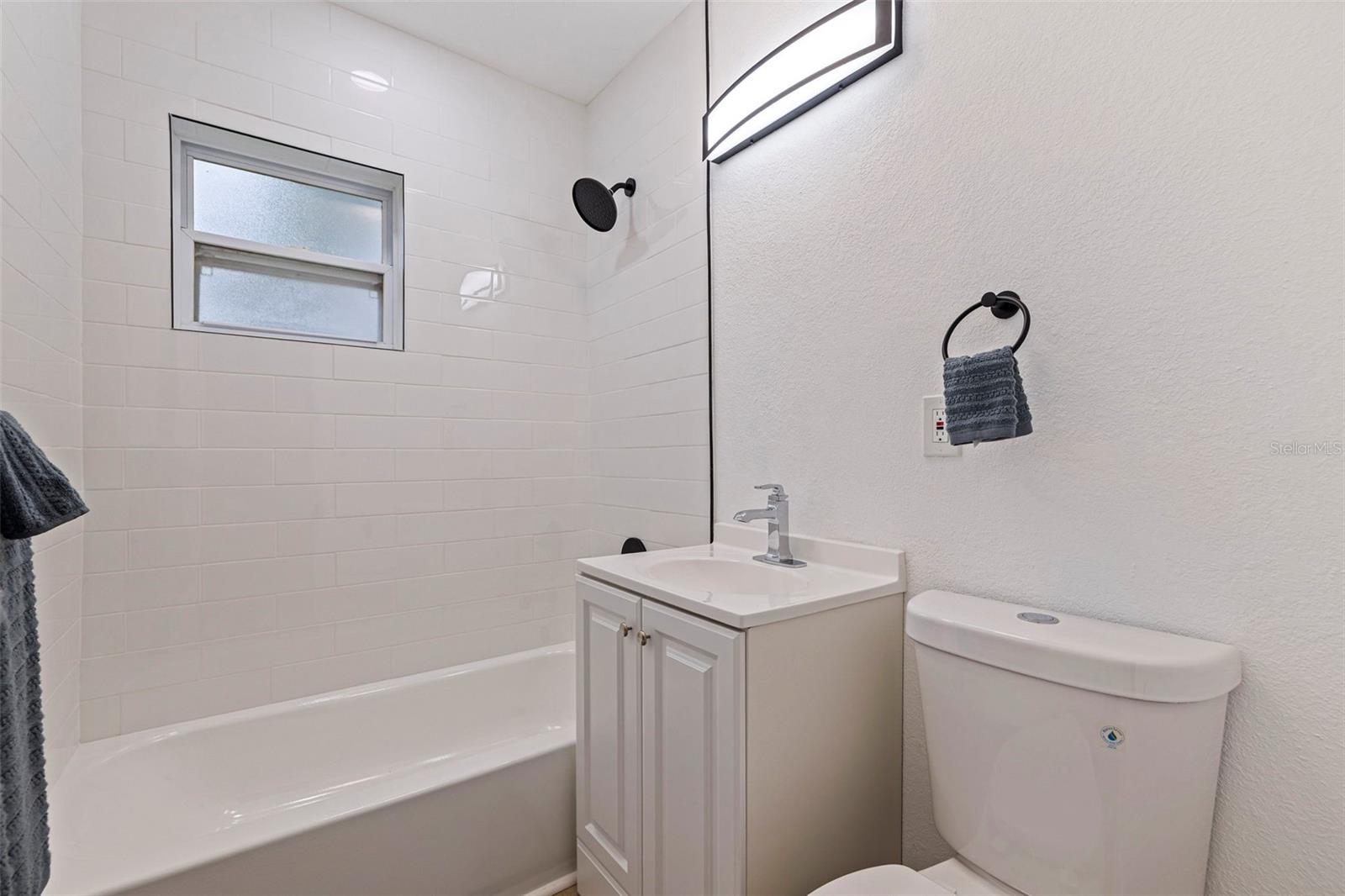 Image 17 of 25 For 2311 16th Avenue S