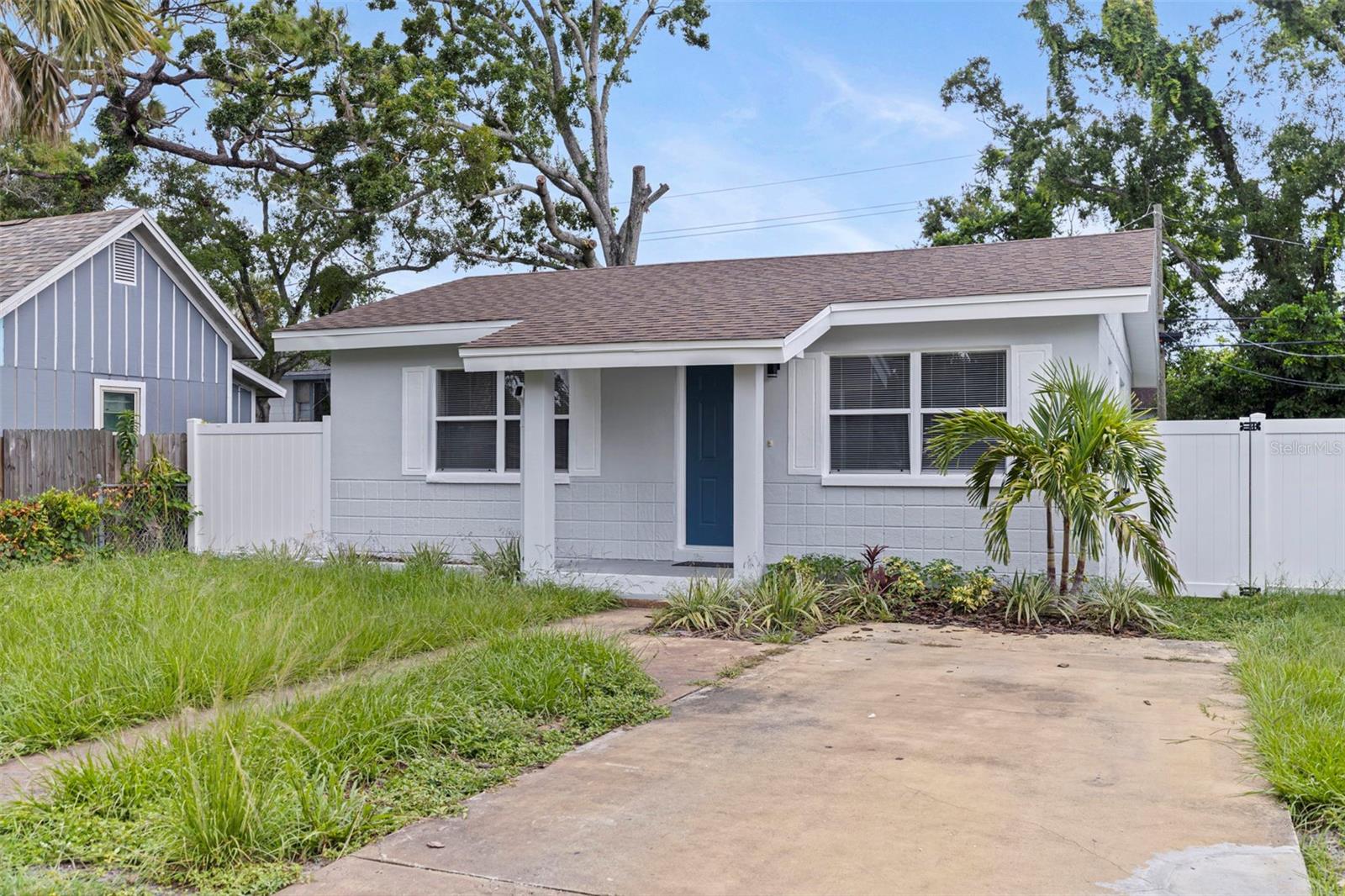 Image 2 of 25 For 2311 16th Avenue S