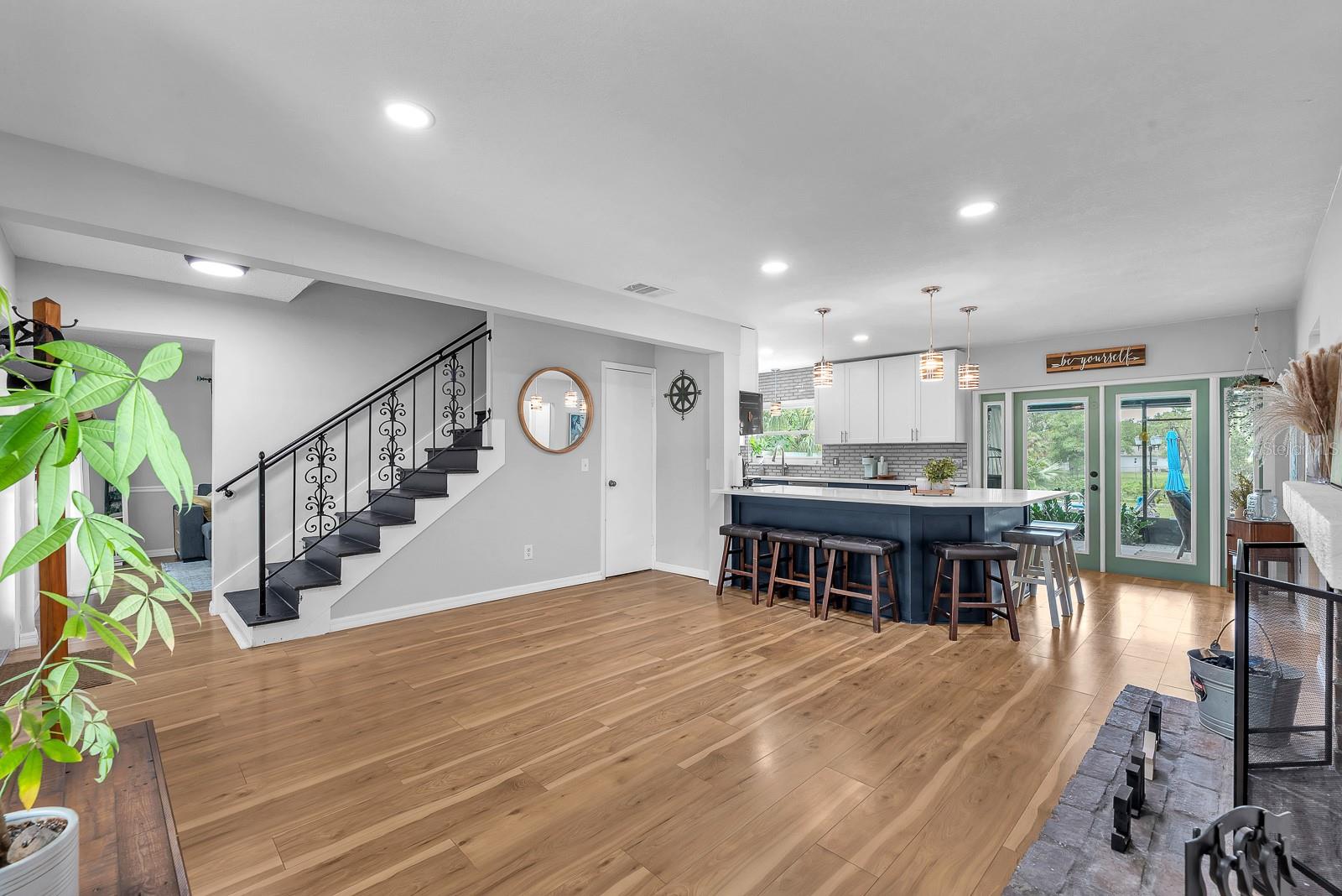 Image 4 of 31 For 3731 Southview Drive