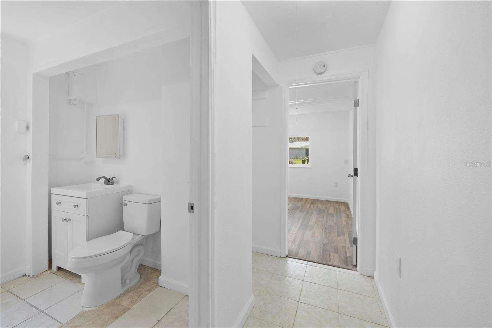 Listing photo id 13 for 4923 Avery Road