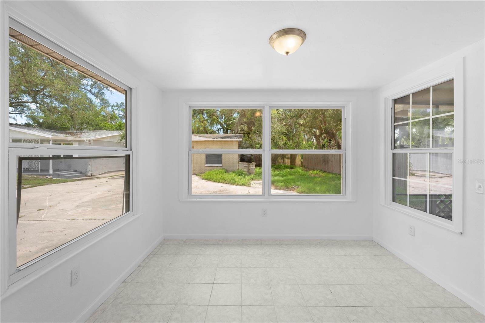 Listing photo id 22 for 4923 Avery Road