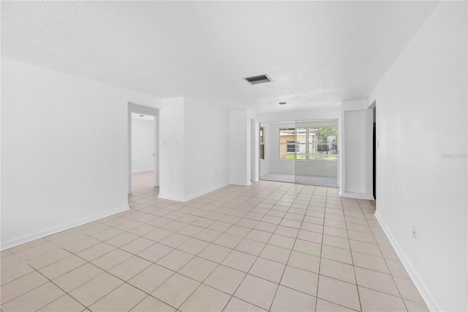 Listing photo id 1 for 4923 Avery Road