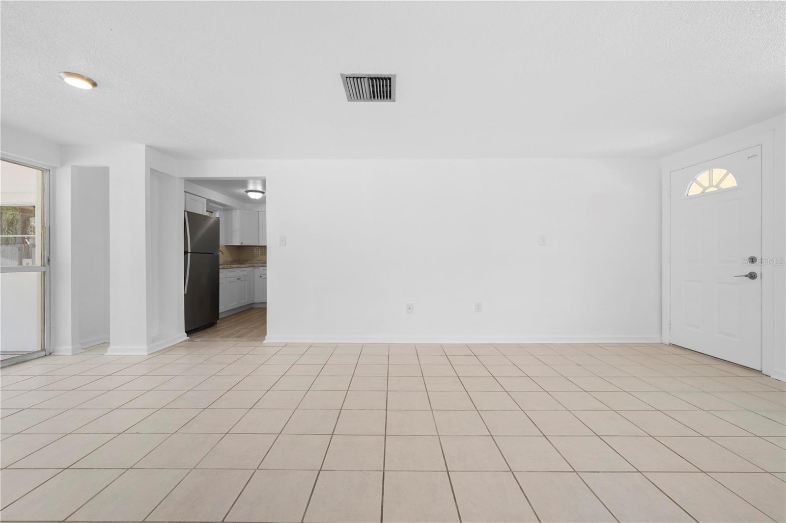 Listing photo id 4 for 4923 Avery Road