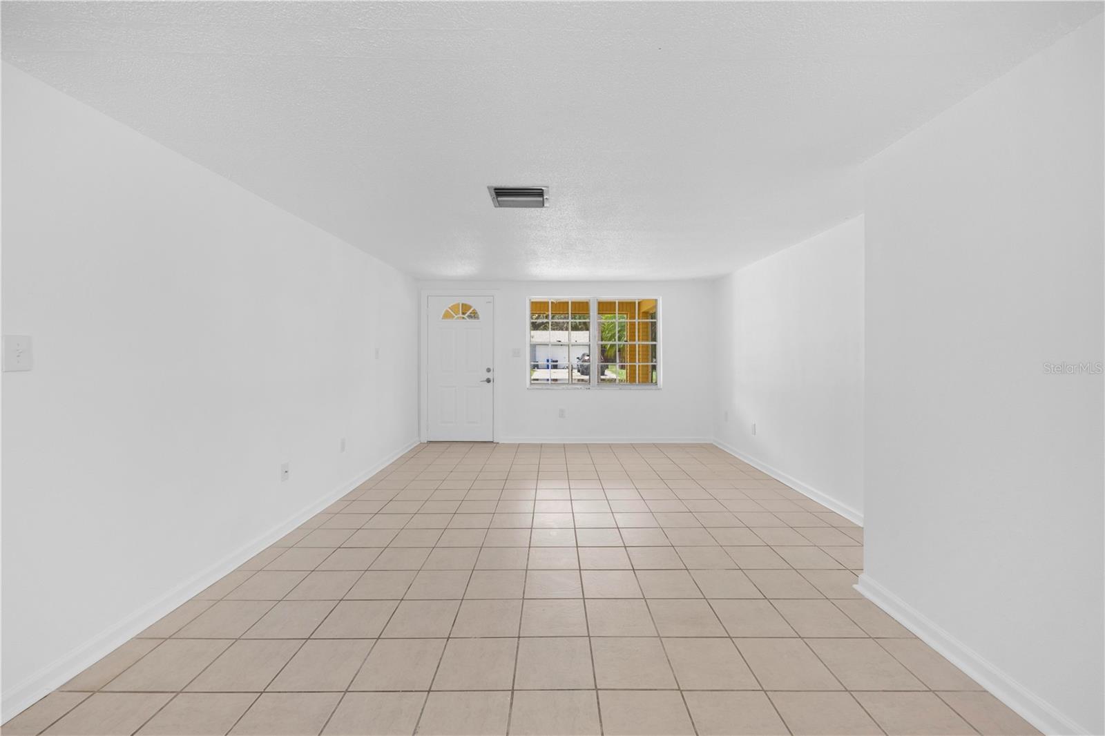 Listing photo id 6 for 4923 Avery Road