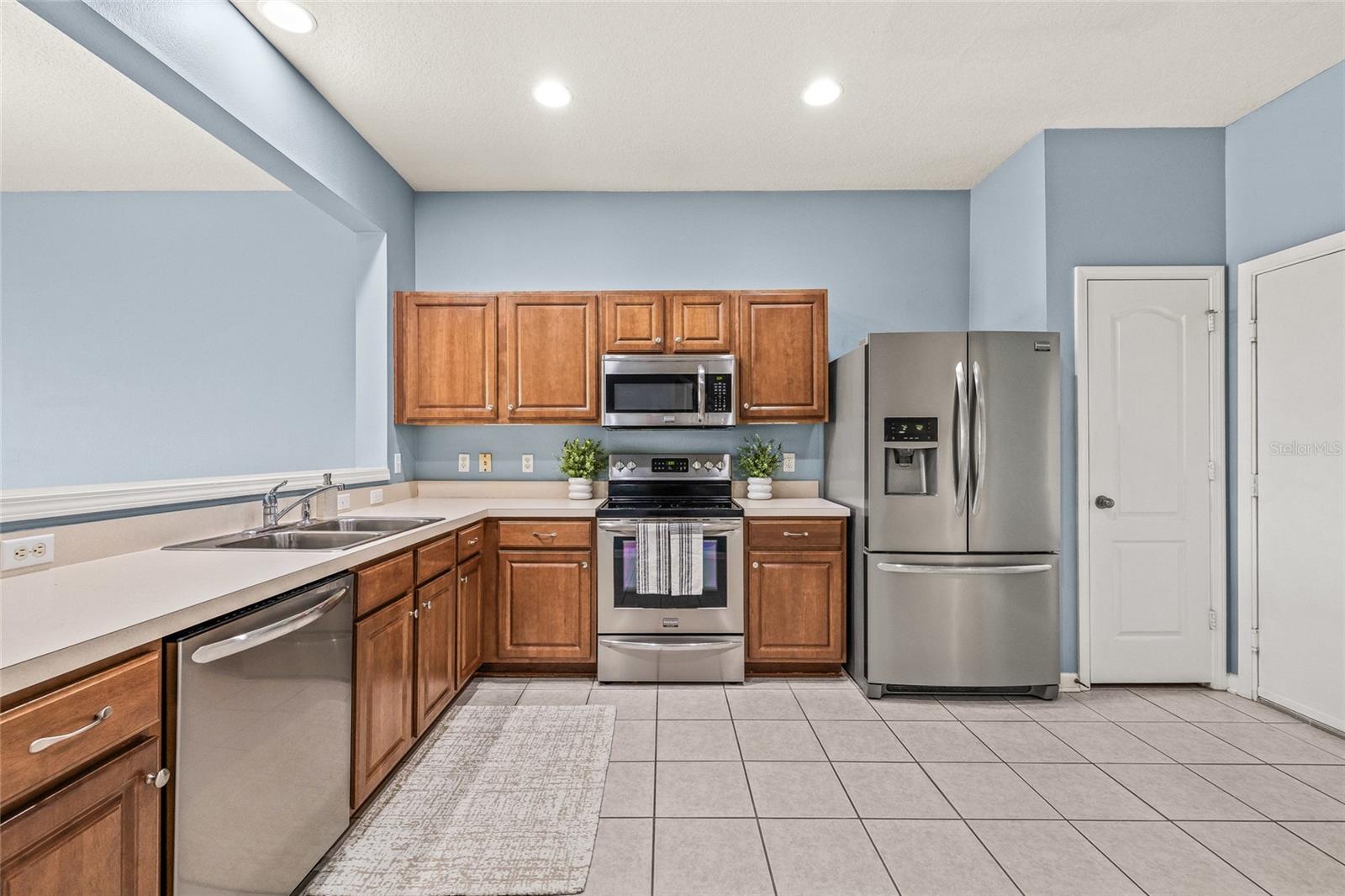 Image 8 of 64 For 4879 Pond Ridge Drive