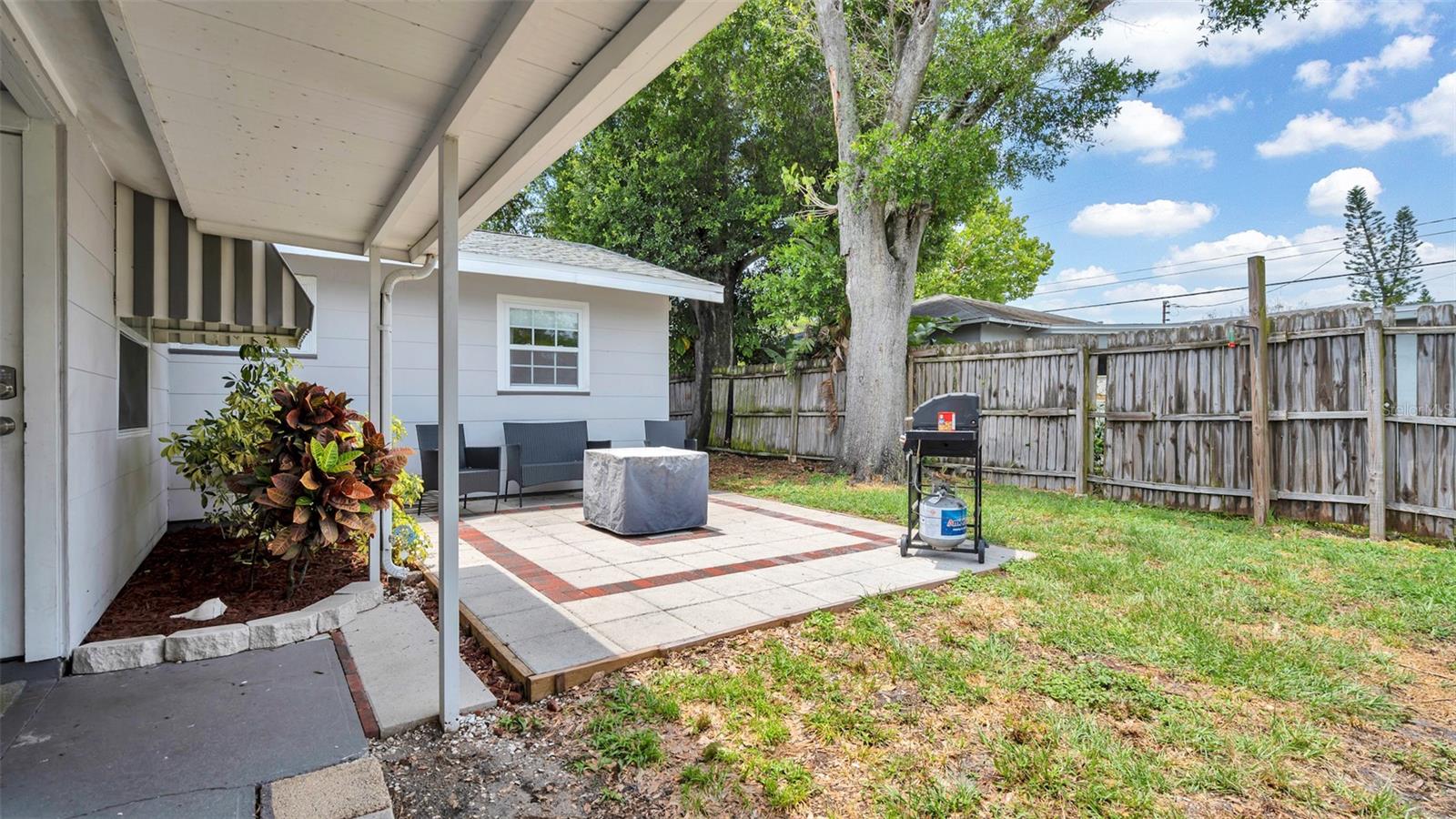 Image 16 of 19 For 1153 54th Avenue N