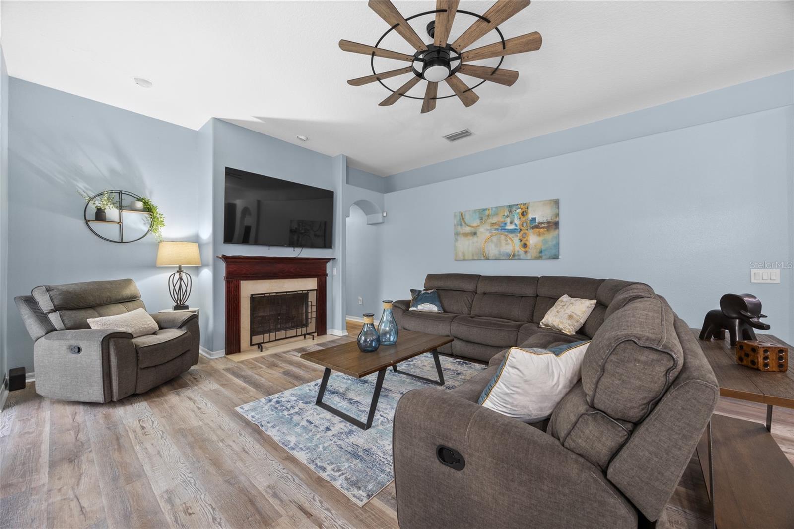 Image 10 of 44 For 3725 Grand Forks Drive