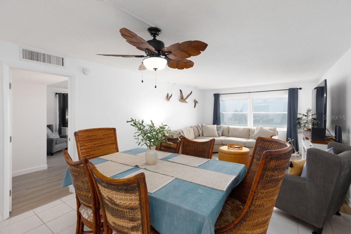 Image 10 of 38 For 11000 Gulf Boulevard 1002