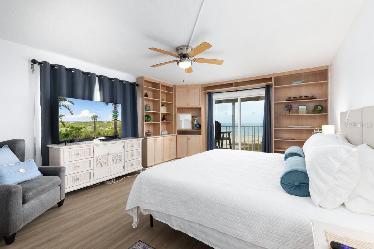 Image 16 of 38 For 11000 Gulf Boulevard 1002