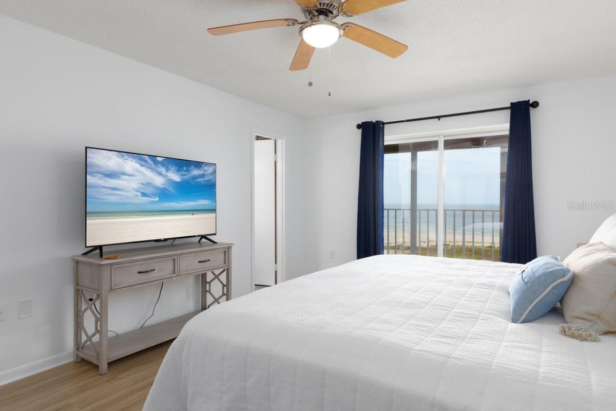 Image 20 of 38 For 11000 Gulf Boulevard 1002