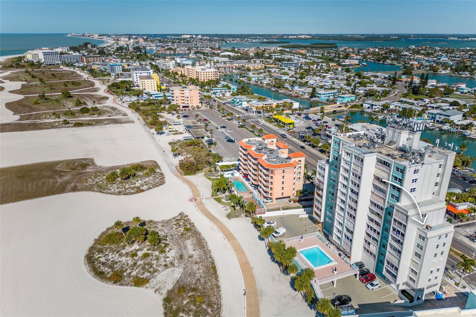 Image 32 of 38 For 11000 Gulf Boulevard 1002