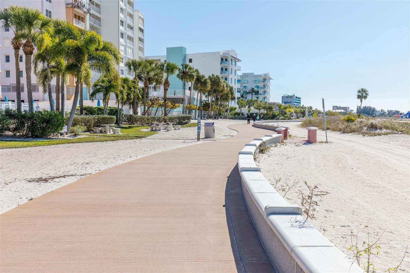 Image 34 of 38 For 11000 Gulf Boulevard 1002