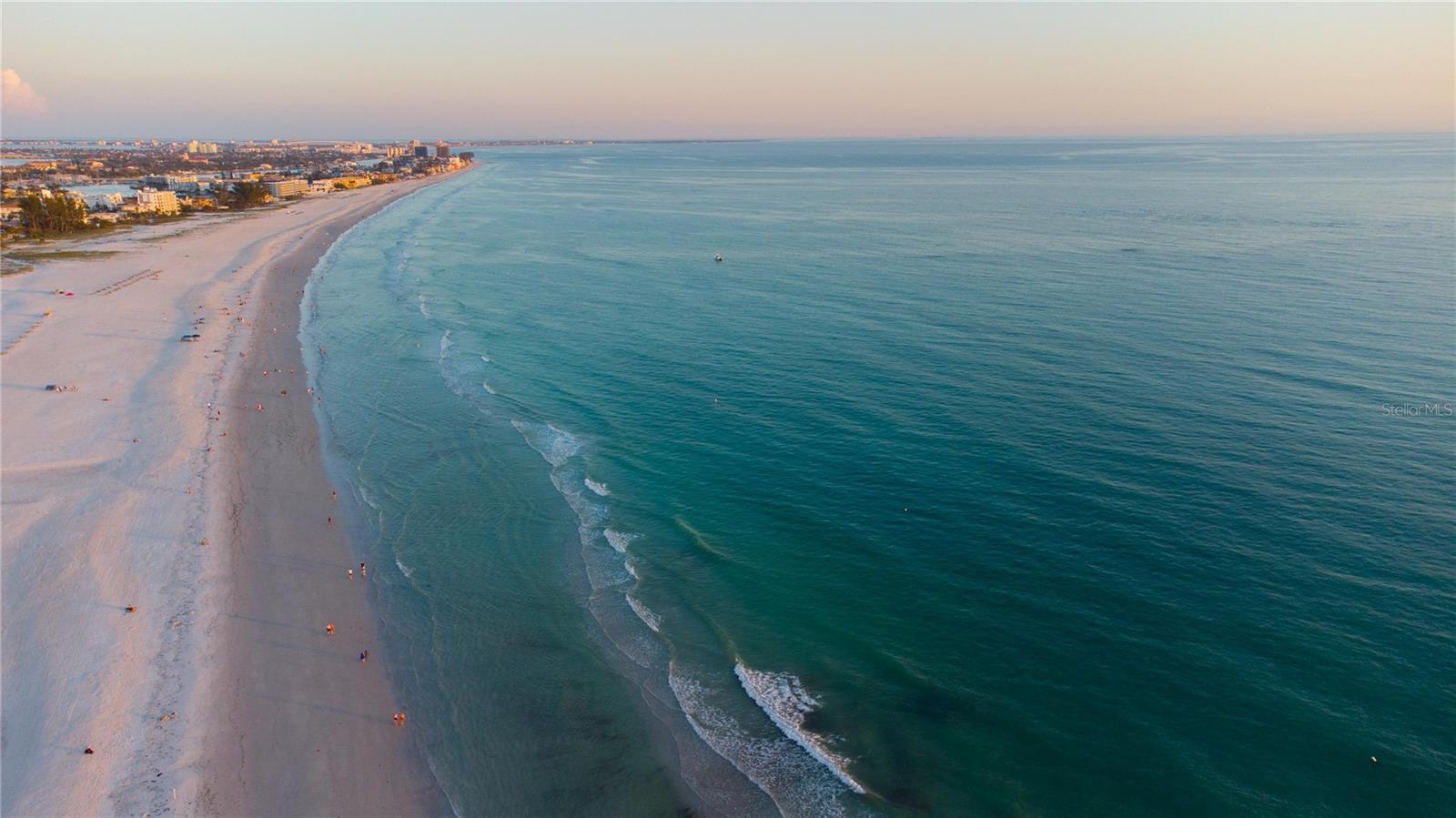 Image 37 of 38 For 11000 Gulf Boulevard 1002